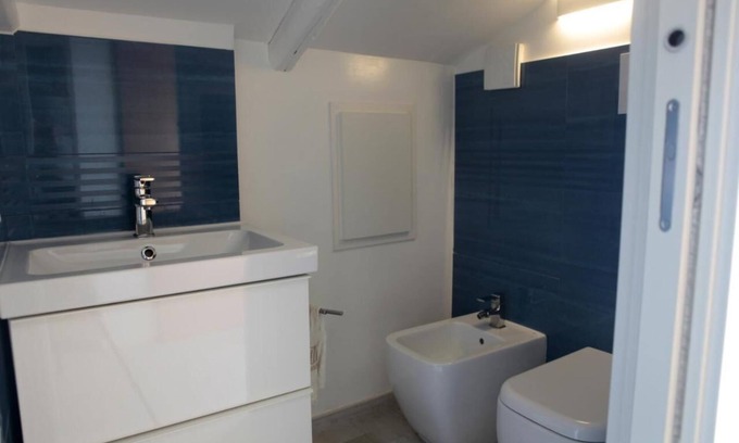 Pontecagnano Faiano House | Stunning Detached House Near Amalfi Coast with Spa