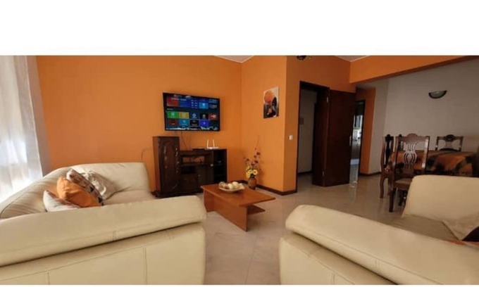 Praia Condo | Located in the 🖤 of the city w/ AC + free parking