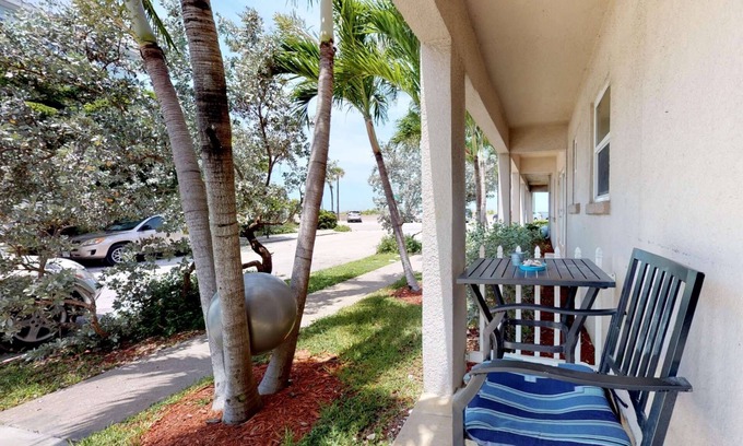 Pass-a-Grille Historic District Condo | Experience Pass-A-Grille Beach: Steps to Sand & Heated Pool