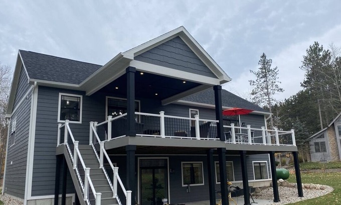 Thompsonville House | Experience Unmatched Comfort at Crystal Mountain Golf Course