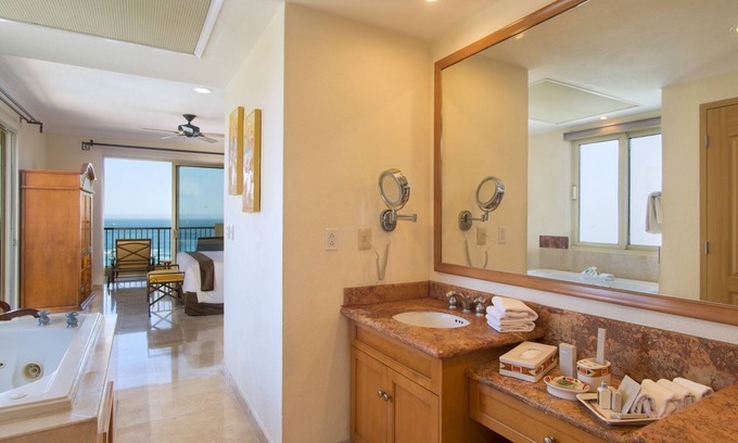Centro Resort | Experience Medano Beach with Pool and Family-Friendly Amenities