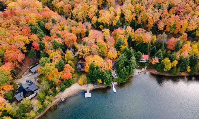 Eagle Lake Cottage | Adventure Awaits at Sir Sam's Ski & Bike Hotel