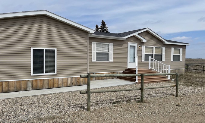 Dawson House | Convenient Access to Fishing & Boating, Rated 10/10!