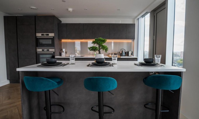 Castlefield Apartment | Premier Stay in Central Manchester with Top Amenities