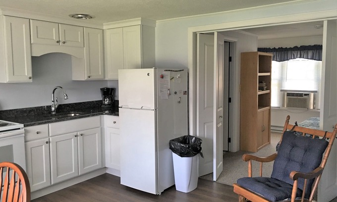 Dennis Port Condo | Beachfront Getaway with Heated Pool & High Guest Rating