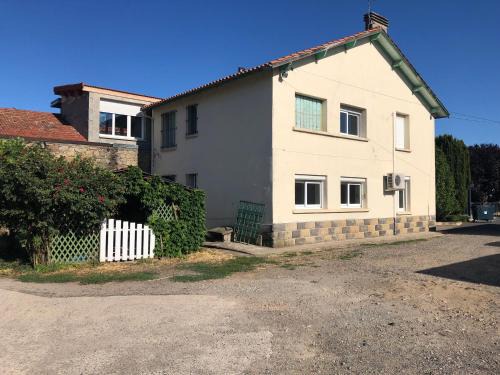 Issoire Apartment | Welcome to Bouzon: Family & Pet-Friendly Hotel in Issoire