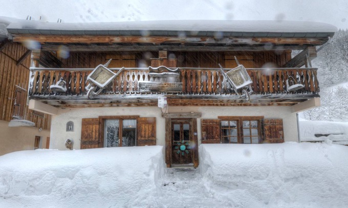 La Cote-d'Arbroz Apartment | Charming Chalet Stay Just Steps from Les Gets Slopes