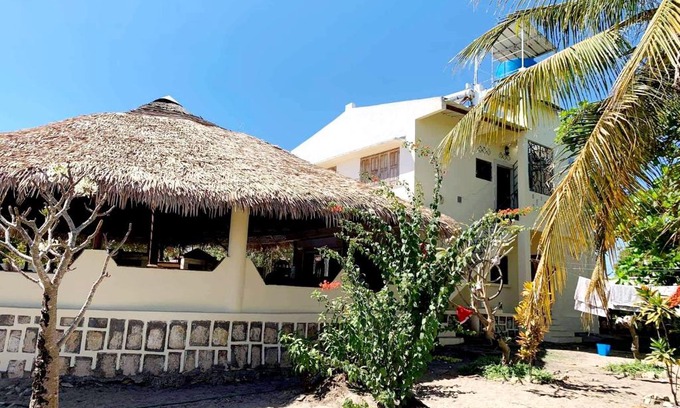 Mahajanga House | Ocean View Holiday Rental Steps from the Beach