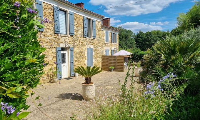 Thouarsais-Bouildroux House | Serene Cottage Retreat in the Picturesque Vendeen Bocage