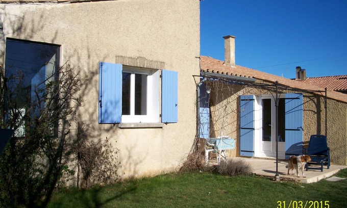 Sault House | Prime Location in Provence with Lake Views & Pool Access