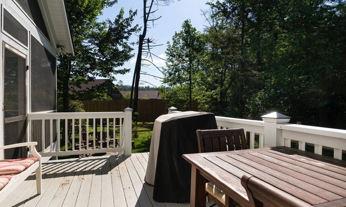 Cashiers Cottage | Convenient Location Just 5 Minutes to Cashiers Crossroads!