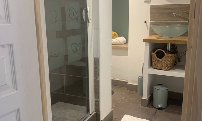 Morieres-les-Avignon Apartment | Cozy Studio Near Avignon with Family-Friendly Amenities