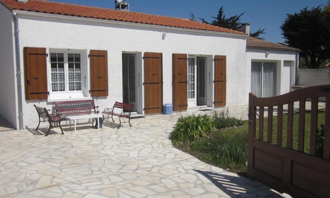 La Bree-les-Bains House | Discover La Brée les Bains: Oceanfront Retreat for 15 Guests