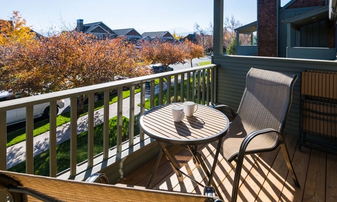 Sisters House | Location! Location! Escape to this beautiful air conditioned, pet friendly