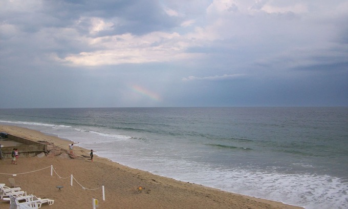 Misquamicut Condo | Prime Accommodation with Ocean View & Pool Access