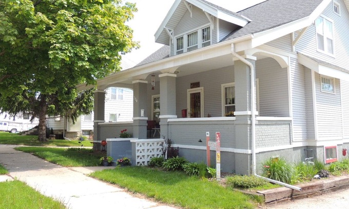 Decorah House | Prime Location! 5 Bedroom Home Steps from Downtown Decorah