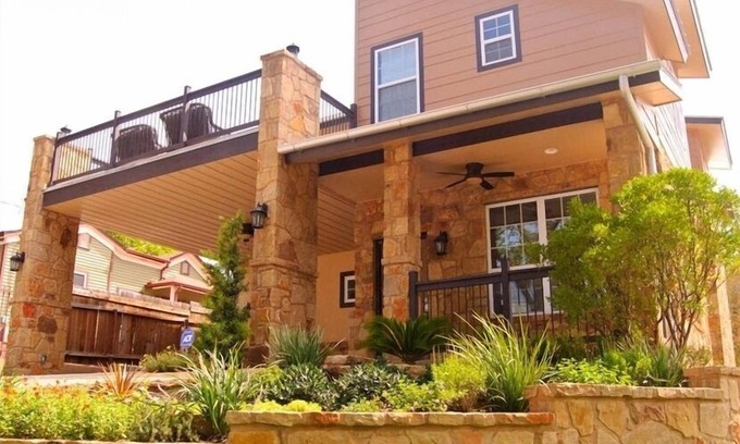 Central East Austin House | Prime Location with Amazing Views for Your Perfect Getaway!