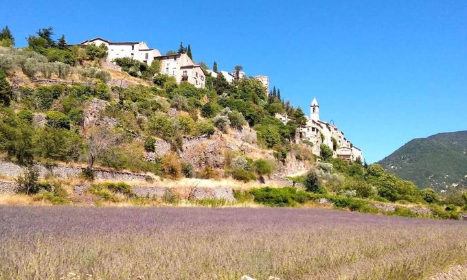 Sault House | Discover the Beautiful Provence Ventoux Sault Retreat