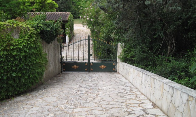 Cuers House | Perfect Location with Private Pool & Family-Friendly Amenities