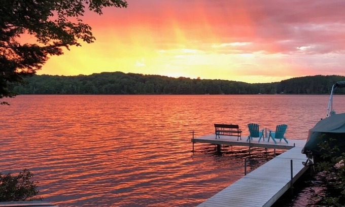Phelps House | Family-Friendly Northwoods Lake House - Create Lasting Memories