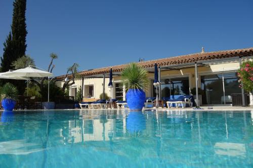 Le Castellet Villa | Elegant Villa with Heated Pool and Oceanfront Views