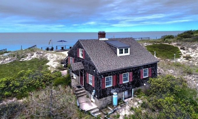 Wellfleet Cottage | Waterfront Beachfront Cottage on Ryder Beach - Rated 9.4/10