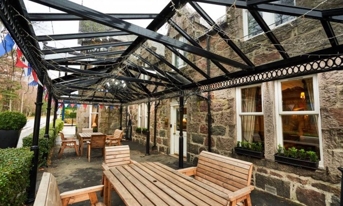 Dinnet Hotel | Discover Loch Kinord Hotel: Family-Friendly Retreat Awaits