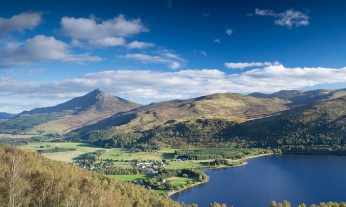 Kinloch Rannoch Cottage | Loch Rannoch Otter Lodge - Ideal Retreat for Groups & Families