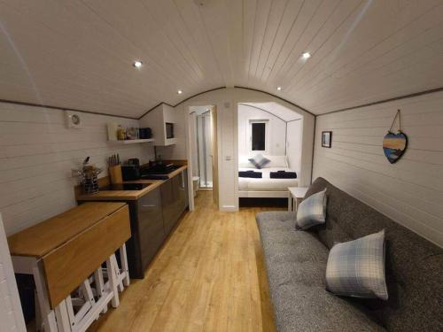 Salen Ski Chalet | Highly Rated Loch Shiel Luxury Pod for Unforgettable Stays
