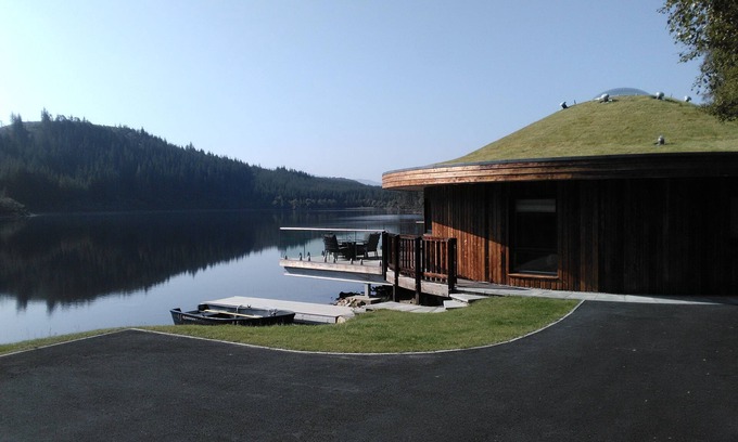 Plockton Apartment | Serene Lochside Retreat with Private Hot Tub & Child Friendly