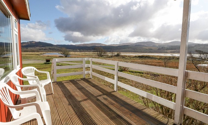 Lochgilphead Cottage | Pet-Friendly Lochead Chalet with Garden in Lochgilphead