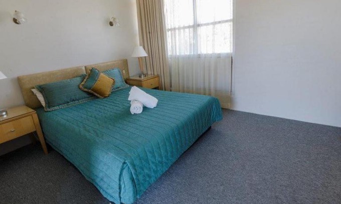 Lochinvar Hotel | Welcoming Lochinvar Hotel Motel: Breakfast & Family Friendly
