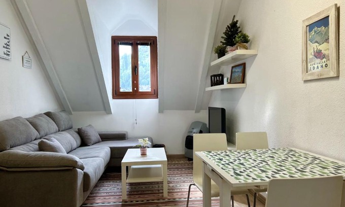 Sallent de Gallego Apartment | Exclusive Locky Retreat in the Heart of Pirineos360