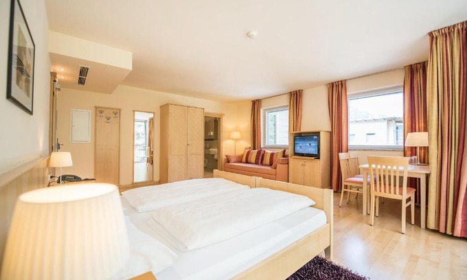 Vandoies Bed & Breakfast | Relax at Lodenwirt Residence: Spa, Dining & Pet-Friendly