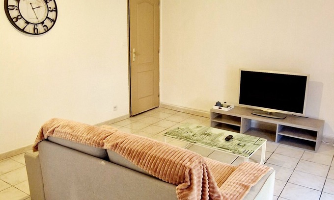 Lodeve Apartment | Explore Lodève: Downtown Retreat with Family-Friendly Amenities
