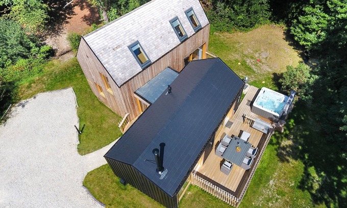 Corfe Castle Cottage | Family-Friendly Lodge 20 with Hot Tub in Corfe Castle