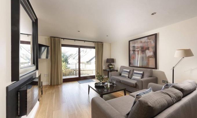 St Wenn House | Lodge 25, Hustyns - a lodge that sleeps 6 guests in 3 bedrooms