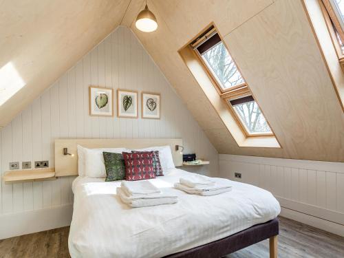 Corfe House | Family-Friendly Lodge 9 – A Premier 4-Star Retreat