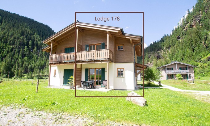 Enzingerboden Ski Chalet | Pet-Friendly Lodge Adlerhorst 178 with Lake Views