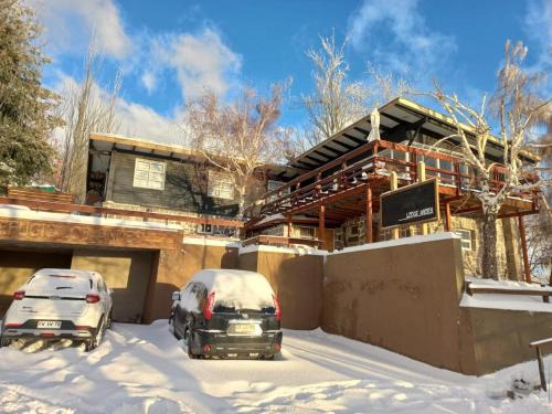 Farellones Cabin | Inviting Lodge Andes: Guest Rated 9/10 with Hot Tub & Dining