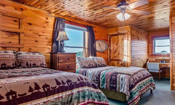 Ponca Cabin | Experience Lodge at OZK Ranch: Mountaintop Cabin Retreat