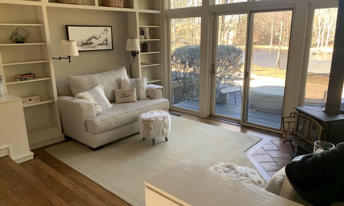 Cordova House | Top-Rated Lodge at Rocky Point: Pet-Friendly & Pool Access