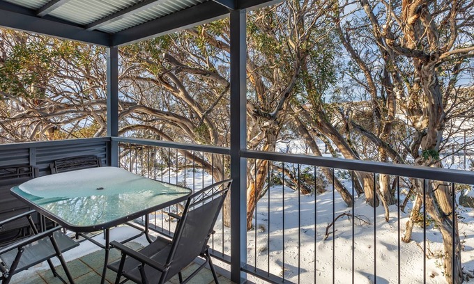 Perisher Valley Apartment | Explore Lodge Chalet 28: Family-Friendly 3BR Apartment