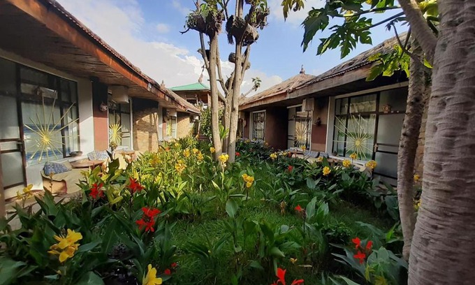 Gondar Hotel | Cozy Lodge Du Chateau: Family-Friendly with Breakfast Included