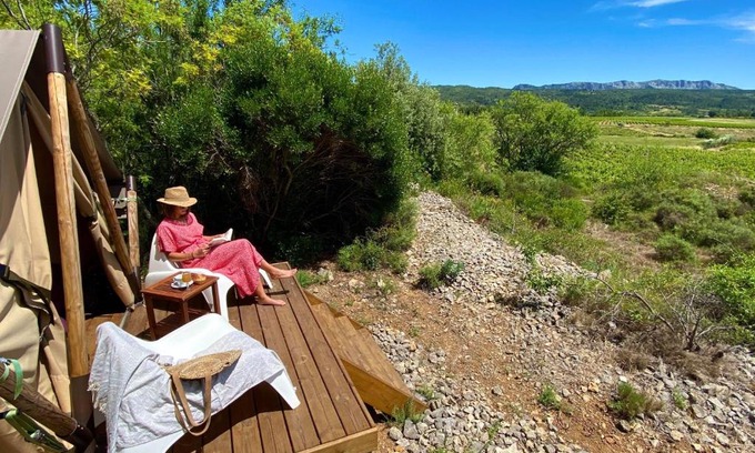 Tuchan Cabin | Discover Lodge en Pays Cathare: Pet-Friendly Oceanfront Retreat