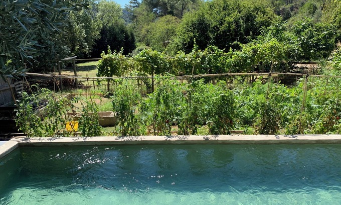 Saint-Etienne-du-Gres Cabin | Lodge en pleine nature parc naturel de Alpilles en Provence.
