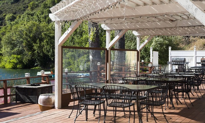 Upper Lake Apartment | Executive Suite at The Lodge At Blue Lakes - Pet Friendly Oasis