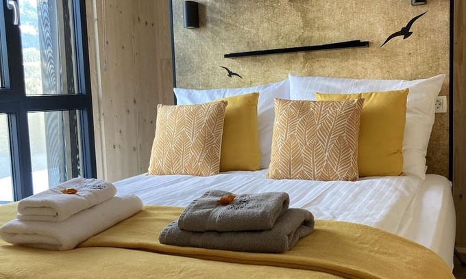 Spittal an der Drau Ski Chalet | Relax at Lodge Gold - Kantor Lodges with Spa & Hot Tub