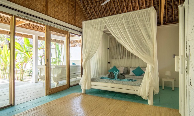 Selong Belanak House | Relax in a VIP Lodge with Terrace and Garden Views