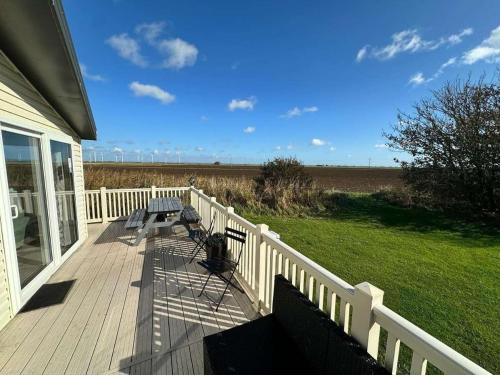 Camber Resort | Discover Camber Coast Holidays: Pet-Friendly Ocean Views
